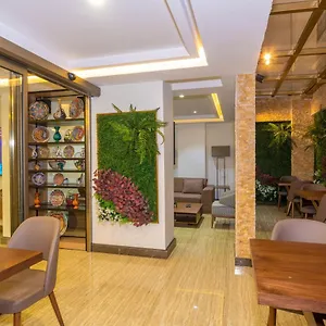 4* Hotel 38